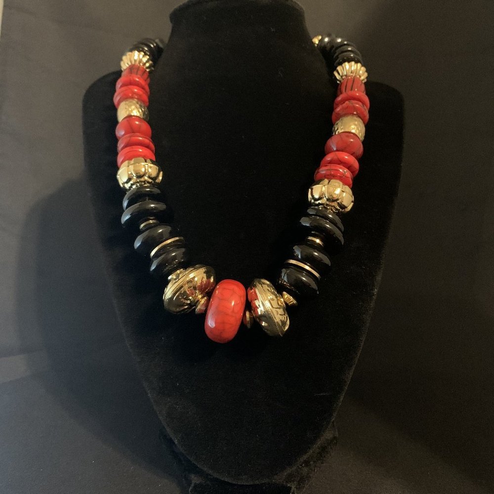 Red,Black,Gold Tone Beaded Necklace